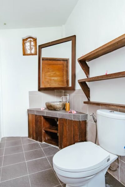 Tree-House Bathroom 2 Tree-House Bathroom 2